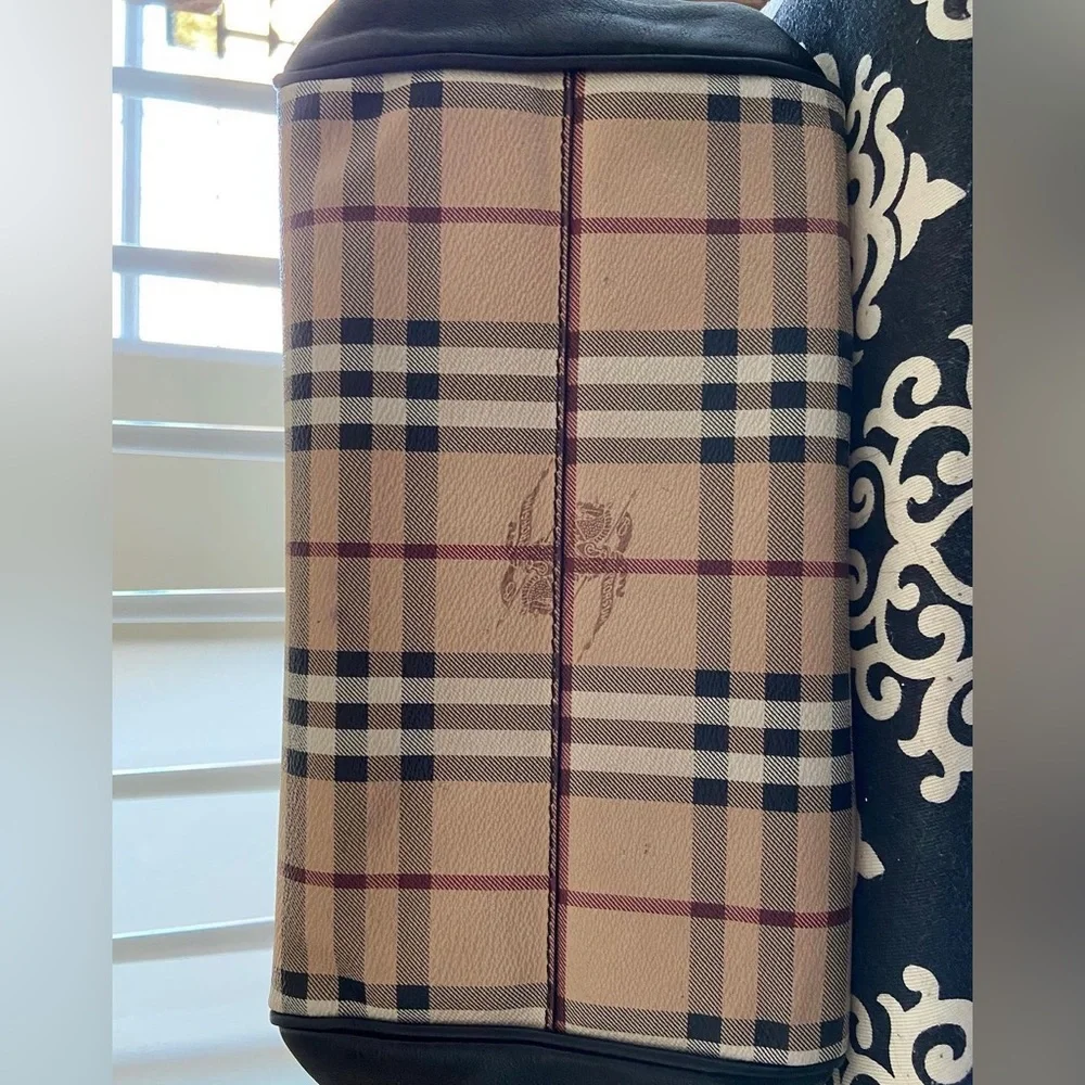 Burberry Tote Bag - Picture 4 of 8